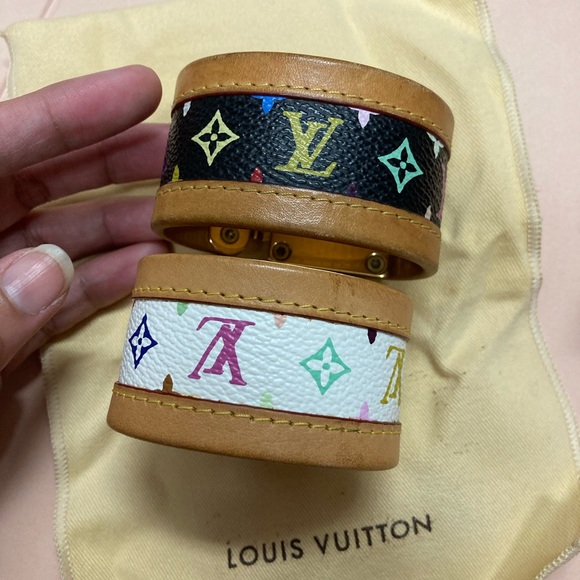 💯 authentic Louis Vuitton murakami cuff bracelet - Picture 3 of 8